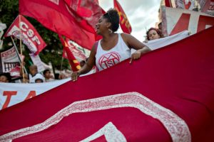 Huelga general impacta transporte y escuelas en Brasil 