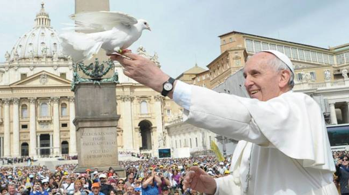 Papa Francisco quiere que santuarios católicos propulsen "nueva evangelización"