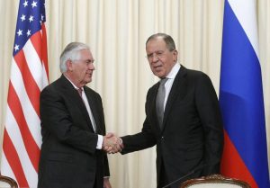 EEUU y Rusia acuerdan investigar ataque químico en Siria, discrepan sobre Asad