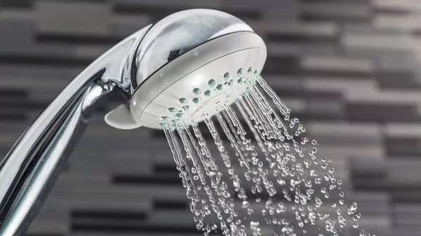 La ducha perfecta: 8 claves esenciales para un baño saludable