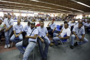 General Motors despide por mensaje de texto a casi 2.700 trabajadores en Venezuela