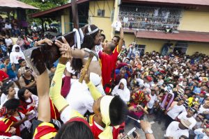 Filipinas: creyentes católicos crucifican hombres por celebración de Viernes Santo