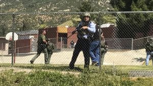 Al menos dos muertos en un tiroteo en una escuela primaria en San Bernardino