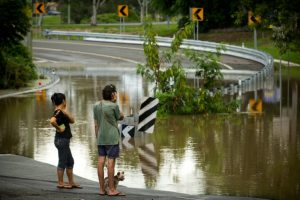Hallan a una madre y sus dos hijos muertos tras las inundaciones en Australia