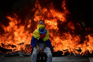 Oposición venezolana reta a Maduro con una nueva marcha