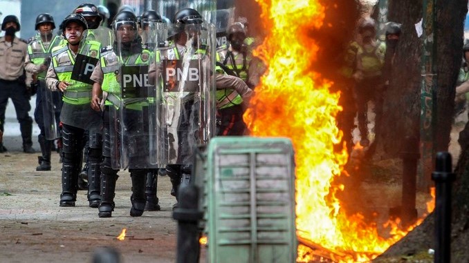 Nueve países condenan violencia en Venezuela