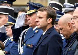 Francia: Macron y Le Pen participan en homenaje a policía muerto en los Campos Elíseos