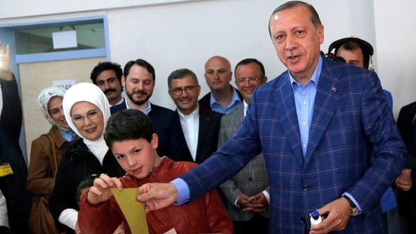 La oposición turca denunció fraude en el referéndum