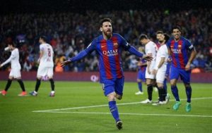 Messi y Suárez noquean al Sevilla y el Barsa se pone delante