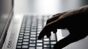 Holanda extraditará a Canadá hombre acusado de ciberacoso 