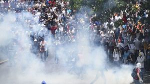 Venezuela: reprimen otra vez protesta contra gobierno y Corte Suprema