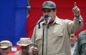 Nicolás Maduro anuncia expansión de milicia a 500.000 civiles con fusil en mano