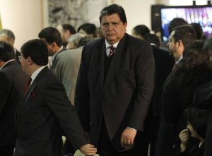 Alan García afirma que denunciará a los que lo han involucrado con corrupción