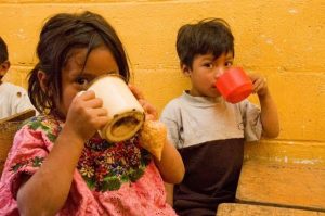 Informe: desnutrición y obesidad cuestan miles de millones a Latinoamérica  