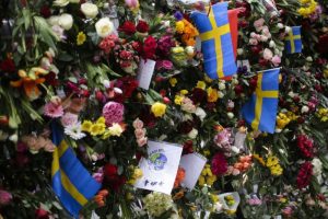 Divide a Suecia política de inmigración tras ataque