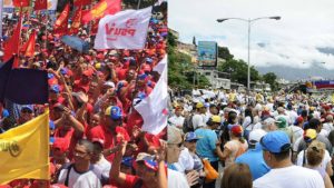 Chavismo y oposición llaman a acompañar marchas cuando protestas cumplen mes