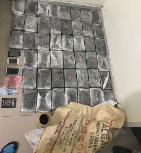 Decomisan 45 paquetes de cocaína en residencia de La Romana