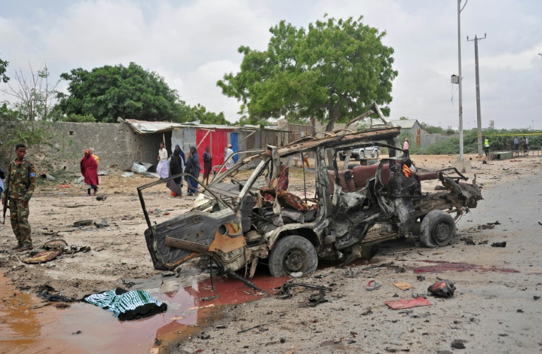 Suicida se hace estallar en un campamento militar en Somalia