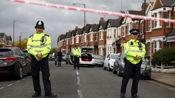 Mujer resulta herida en operativo antiterrorista en Londres