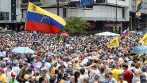 Oposición venezolana convoca marchar el miércoles desde 26 puntos de Caracas