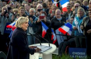 Francia: Le Pen apuesta por el voto femenino sin convencer a las feministas
