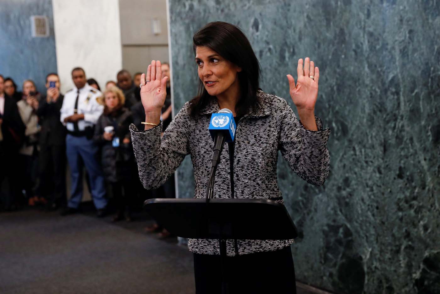 Embajadora de Estados Unidos en la ONU exige a Maduro que respete la Constitución