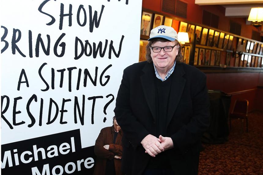 Michael Moore estrena en Broadway una sátira sobre Donald Trump