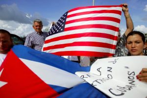Menos cubanos son detenidos en altamar en ruta a EEUU