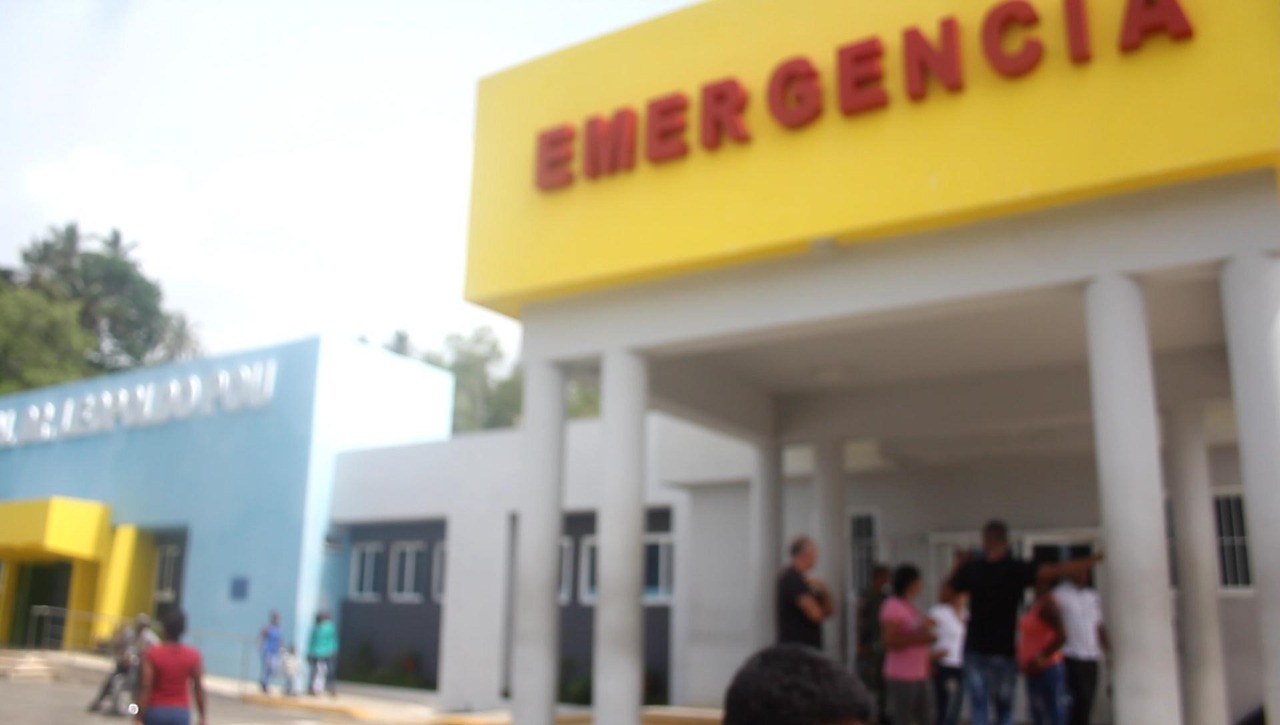 Bebé muere en hospital de Samaná y sus familiares alegan negligencia médica