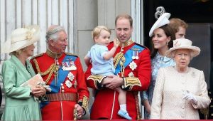 Familia Real de Inglaterra sostiene reunión de emergencia en el Palacio de Buckingham