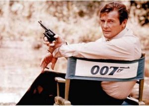 Muere el agente 007, Roger Moore en Suiza