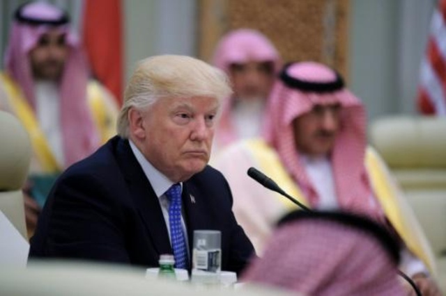 Donald Trump exhorta a dirigentes musulmanes a luchar contra “extremismo islamista”