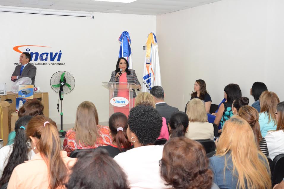 INAVI destaca valor y entrega de madres dominicanas
