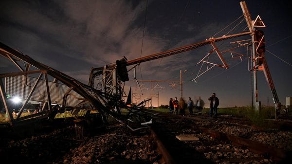 Se descarrila tren de pasajeros en Grecia
