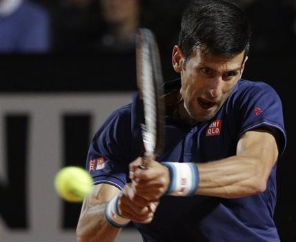 Djokovic despacha a del Potro y avanza a semifinales en Abierto de Italia