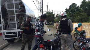 Fuerza de Tarea Conjunta realiza detenciones y ocupa armas en Santiago