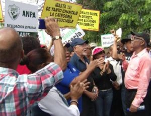 Agrónomos reclaman aumento salarial dispuesto por presidente  Medina