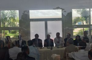 Presidente Medina sostiene reunión en ciudad Juan Bosch 