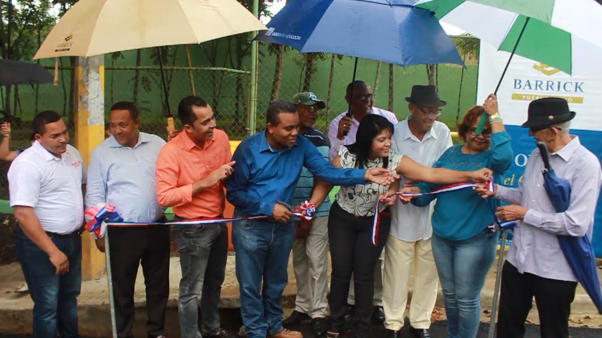 Ayuntamiento de Cotuí y Barrick inauguran obra demandada por comunidad
