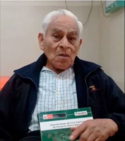 Ambrosio: el peruano de 80 años que está a punto de graduarse
