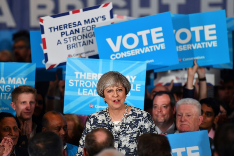Británicos vuelven a las urnas para elegir al gobierno que negociará el Brexit
