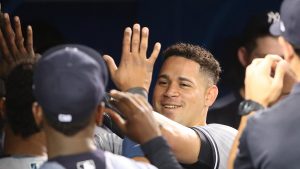 Bate de Gary Sánchez se siente en paliza de Yankees sobre Azulejos 