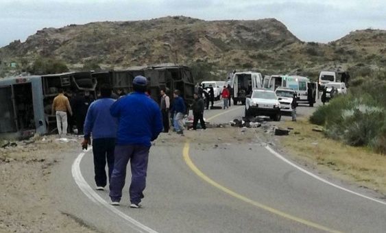 Accidente de autobús en Argentina deja al menos 15 muertos