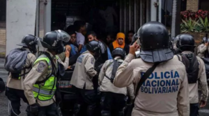 Venezuela: quedaron en libertad los 25 estudiantes detenidos en El Rosal por el régimen militar de Nicolás Maduro