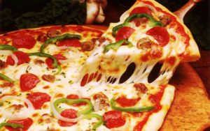 Cuatros elementos que debes tomar en cuenta antes de comer pizza
