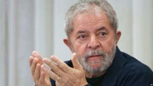 Un día después de ser condenado a 9 años y medio de cárcel por corrupción y lavado de dinero en el caso Lava Jato, el ex presidente brasileño Luiz Inacio Lula da Silva dijo que no le sorprende la condena.