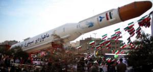 Irán lanza al espacio cohete con satélite