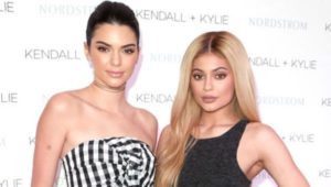 Kendall y Kylie Jenner causan polémica por su nueva línea de camisetas de bandas de rock estilo 