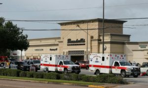 En el sur de EEUU hallan 28 heridos y ocho muertos en un camión