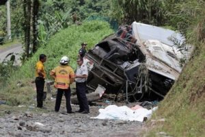 Accidente de autobús deja varios muertos en Perú